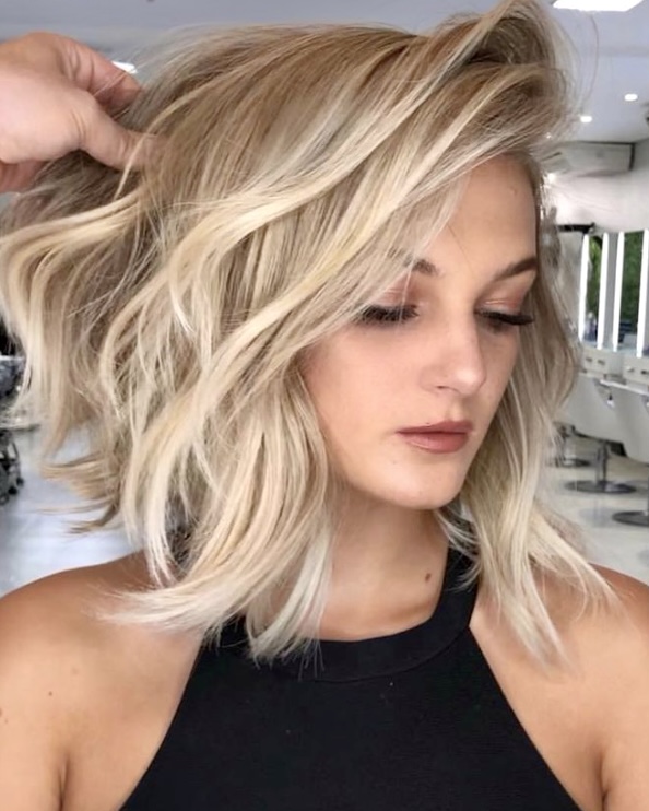 30 Bombshell Haircut Ideas for Medium Length Hair - Your Classy Look