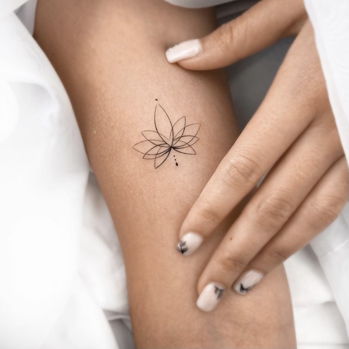 40 Cute Small Tattoos For Women You Ll Wanna Get Immediately Your Classy Look