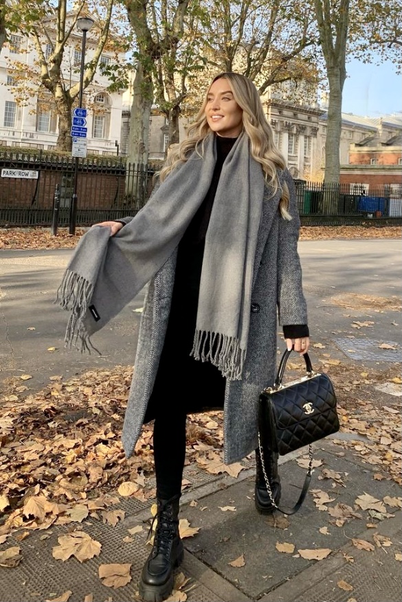 How To Wear A Winter Scarf With A Coat