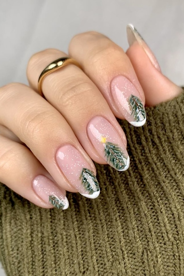 25 Christmas Tree Nail Art Ideas to Inspire Your Holiday Manicure