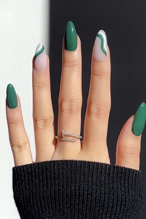 30 Chic Emerald Green Nails to Make a Statement - Your Classy Look