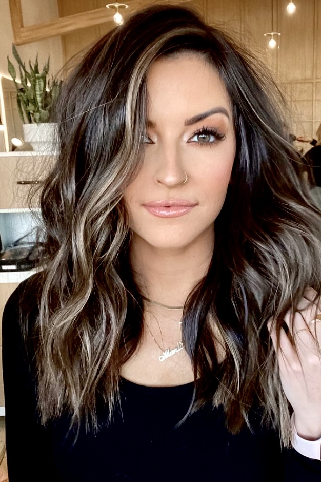 30 Stunning Black Hair with Highlights to Enhance Your Look - Your ...