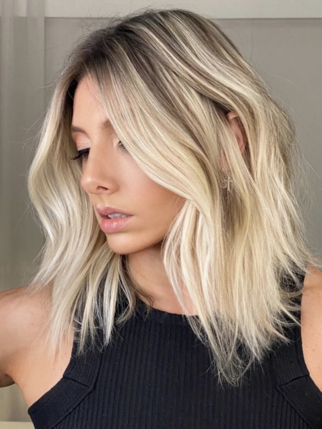 30 Trendy Shoulder-Length Layered Haircuts to Inspire Your Next Look ...