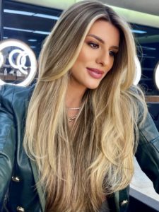 40 Best Haircuts with Face-Framing Layers for a Flattering Look - Your