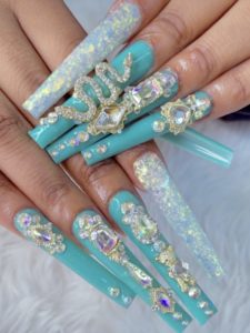 40 Gorgeous Tiffany Blue Nail Designs for a Luxurious Manicure - Your ...