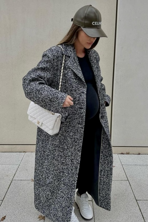 30 Stylish Fall Maternity Outfits to Keep You Warm and Looking Great ...